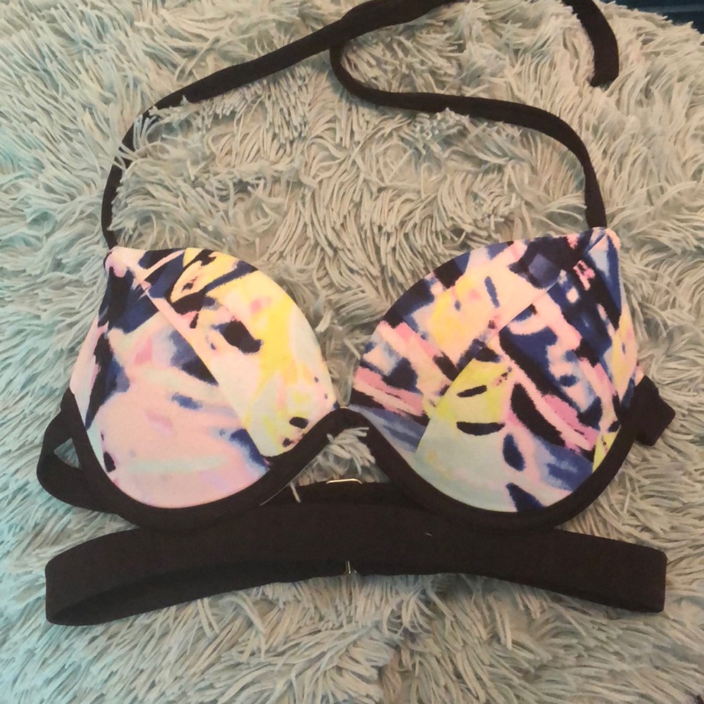 🌺Victoria Secret Padded Swimsuit Top